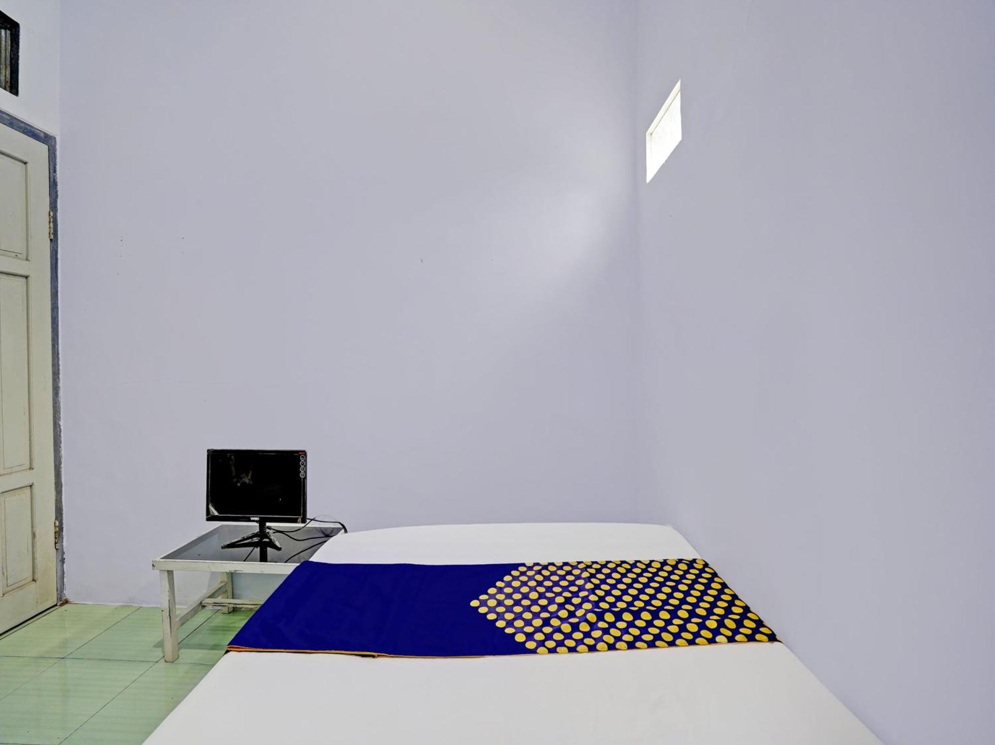 Oyo Life 92937 Kost Putri Sarkara Syariah Hotel บันยูวังงี ภายนอก รูปภาพ